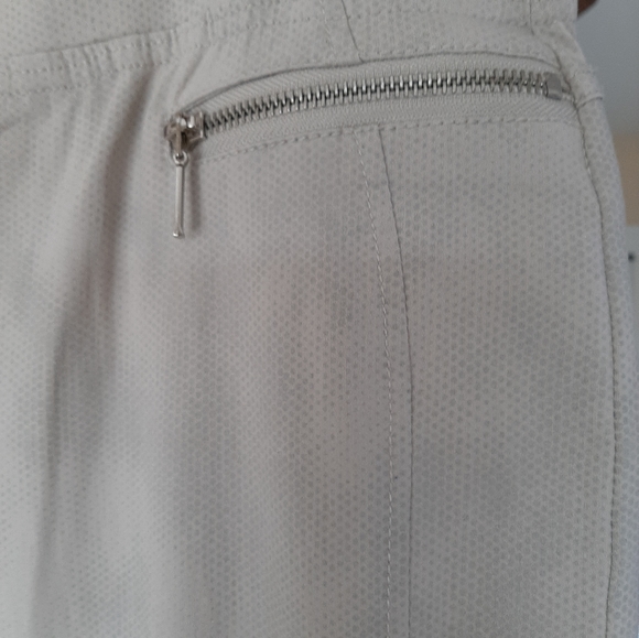 Terra Nostra (Canada) Pants - Fantastic very light beige pull-up pants for women - Large